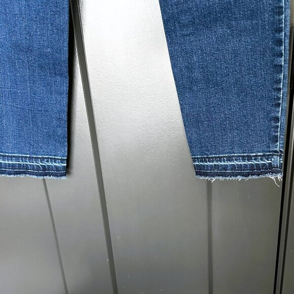 Ladies Old Navy Rockstar Jeans Size 10R Midrise Raw Hem Med Wash - Picture 9 of 9